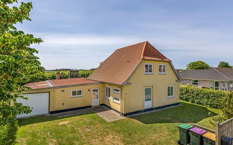 Slavomira - 12Km from the Sea: Blau, Strauch, Hütte, Ground, Garten, Estate, Schatten, Landscaping, Bauernhaus, Eco Hotel