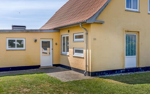 Slavomira - 12Km from the Sea: Blau, Strauch, Hütte, Ground, Garten, Estate, Schatten, Landscaping, Bauernhaus, Eco Hotel