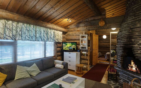 Kaukonkelo: Möbel, Interior Design, Holz, Decke, Flooring, Couch, Wohnzimmer, Fussboden, Zuhause, Zimmer