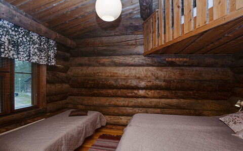 Kaukonkelo: Holz, Schlafzimmer, Bettdecke, Bett, Bedding, Fussboden, Interior Design, Flooring, Linens, Möbel