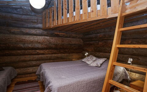 Kaukonkelo: Schlafzimmer, Holz, Bettdecke, Bett, Bedding, Fussboden, Flooring, Interior Design, Möbel, Bettrahmen