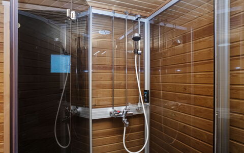 Kaukonkelo: Holz, Flooring, Armatur, Fussboden, Interior Design, Badezimmer, Installation, Decke, Zapfhahn, Zimmer