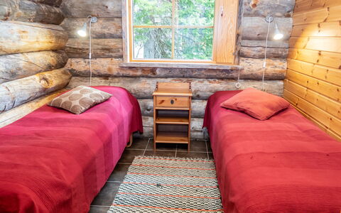 Villa Olivia: Holz, Flooring, Interior Design, Fussboden, Möbel, Schlafzimmer, Bett, Zimmer, Bettdecke, Decke