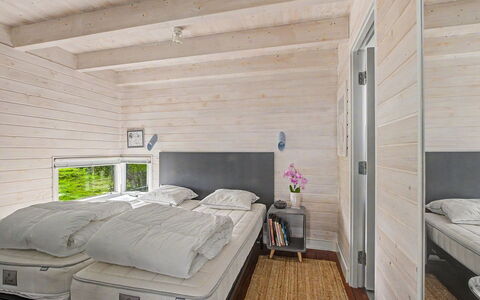 Diderik - 5M from the Sea: Möbel, Holz, Schlafzimmer, Bett, Interior Design, Decke, Zimmer, Zuhause, Fussboden, Flooring