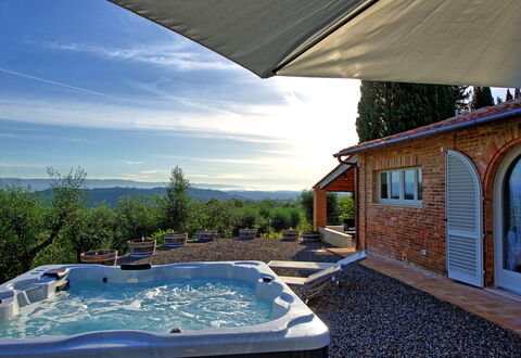 Casa Andrea: Wasser, Himmel, Wolke, Pflanze, Fenster, Gebäude, Schwimmbad, Azurblau, Schatten, Die Architektur