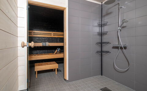 Sjöboda Hill: Flooring, Fussboden, Armatur, Fliese, Installation, Hartholz, Badezimmer, Planke, Holzbeize