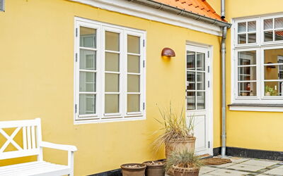 Alexi - 500M from the Sea