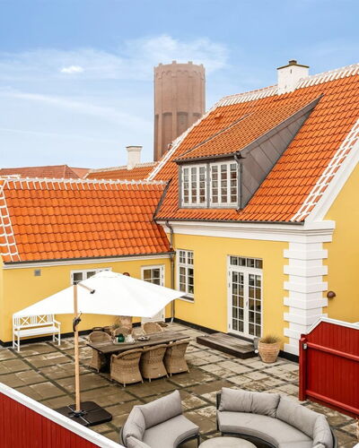 Alexi - 500M from the Sea