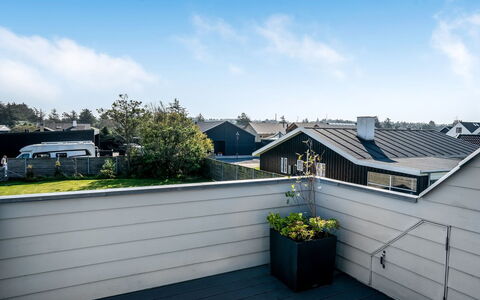 Isabel - 600M from the Sea: Dachdecken, Hütte, Haus, Dach, Zuhause, Bauernhaus, Hütte, Estate, Dorf