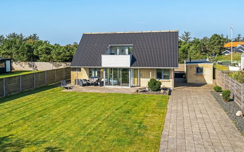 Isabel - 600M from the Sea: Dachdecken, Hütte, Haus, Dach, Zuhause, Bauernhaus, Hütte, Estate, Dorf