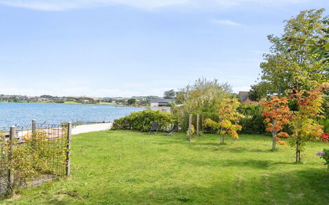 Thermund - 5M from the Sea: Holz, Zuhause, Veranda, Deck, Hartholz, Dach, Holzbeize, Holzboden, Eco Hotel