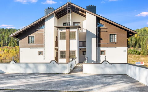 Tahkonkehto: Gartenmöbel, Strauch, Haus, Tisch Im Freien, Möbel, Zuhause, Garten, Rasen, Hinterhof, Estate