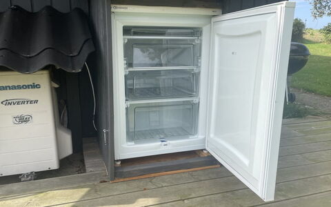 Dorathea - 360M from the Sea: Major Appliance, Kühlschrank, Küchengerät, Haushaltsgerät