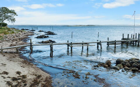 Dorathea - 360M from the Sea: Blau, Wasser, Gewässer, Küste, Küsten Und Ozeanische Forms, \Fels, Ufer, Horizont, Meer, Bank