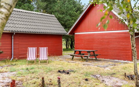 Knud - 2.5Km from the Sea: Dach, Haus, Zuhause, Hütte, Tür, Abstellgleis, Deck, Veranda, Planke, Hartholz