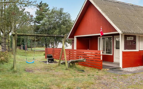 Knud - 2.5Km from the Sea: Dach, Haus, Zuhause, Hütte, Tür, Abstellgleis, Deck, Veranda, Planke, Hartholz