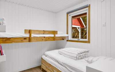 Knud - 2.5Km from the Sea