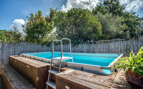 Villa Solaria with Private Pool: Wasser, Wolke, Himmel, Daytime, Eigentum, Pflanze, Schwimmbad, Baum, Holz, Gewässer