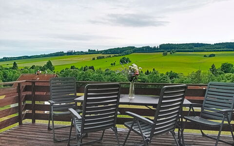 Green Valley Park Stárkov 13: Möbel, Gartenmöbel, Stuhl, Tisch Im Freien, Grundstueck, Hartholz, Garten, Holzbeize, Terrasse, Rasen