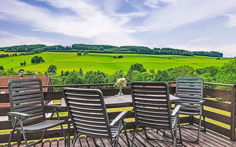 Green Valley Park Stárkov 14: Möbel, Gartenmöbel, Stuhl, Tisch Im Freien, Hartholz, Garten, Holzbeize, Deck, Eco Hotel, Landscaping