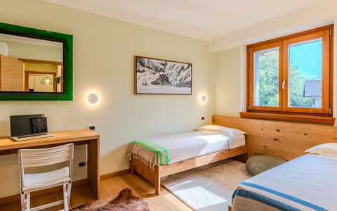 Val Genova: Interior Design, Holz, Möbel, Decke, Schlafzimmer, Fussboden, Flooring, Bett, Zimmer, Zuhause