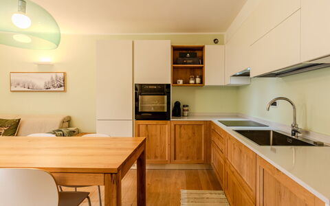 Val Genova: Möbel, Countertop, Küche, Cabinetry, Küchengerät, Interior Design, Flooring, Holz, Decke, Major Appliance