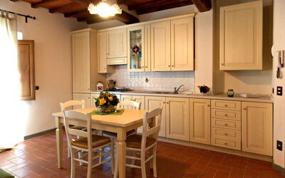 Poggio 5: Möbel, Countertop, Cabinetry, Zimmer, Küche, Eigentum, Gebäude, Interior Design, Decke, Fussboden