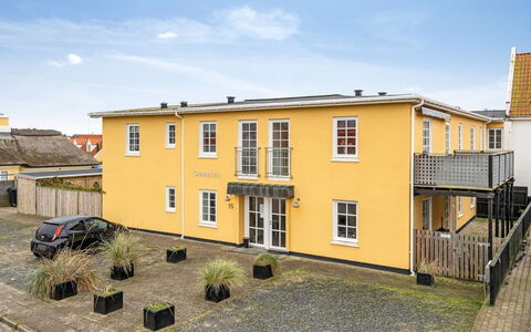 Maelle - 150M from the Sea: Tür, Schiebefenster, Auffahrt, Balkon, Villa, Zaun
