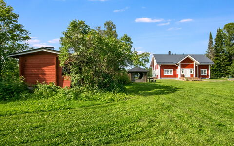 Maalaistalo Sipilä: Gras, Grün, Gebäude, Haus, Hütte, Zuhause, Einfach, Wiese, Strauch