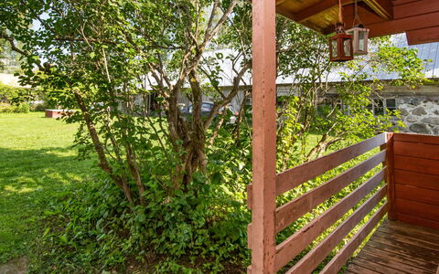 Maalaistalo Sipilä: Holz, Holzbeize, Garten, Hartholz, Schatten, Hinterhof, Zaun, Planke, Outdoor Struktur, Garten
