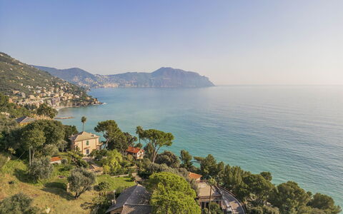 Breath-taking Portofino Promontory Seaview: Wasser, Gewässer, Bergforms, Küste, Natürliche Landschaft, Küsten Und Ozeanische Forms, Berg, Meer, Hügel, Landschaft