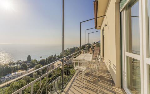 Breath-taking Portofino Promontory Seaview: Balkon, Wohnung, Meer, Ozean, Küste, Zaun, Geländer, Veranda, Eco Hotel, Resort