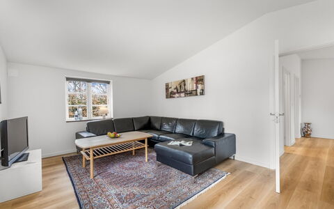Agla - 2.5Km from the Sea: Interior Design, Flooring, Fussboden, Couch, Holz, Holzboden, Möbel, Decke, Wohnzimmer, Zimmer