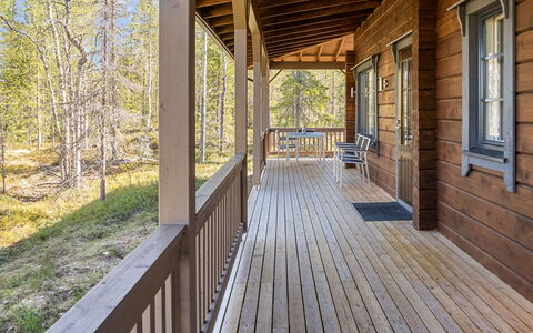 Kiehtäjän Lahti: Holz, Veranda, Holzboden, Hartholz, Flooring, Planke, Holzbeize, Fussboden, Deck, Hütte