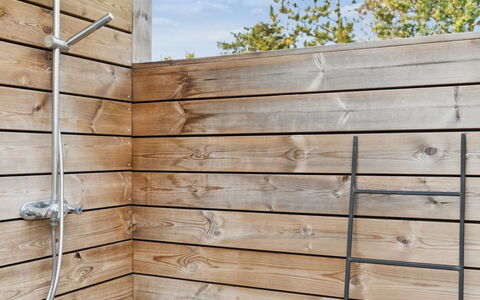 Elmeri - 200M from the Sea: Holz, Zuhause, Veranda, Deck, Hartholz, Dach, Holzbeize, Holzboden, Eco Hotel