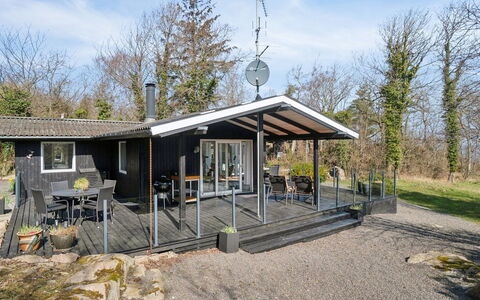 Caren - 75M from the Sea: Haus, Zuhause, Dach, Hütte, Estate, Landscaping, Gartenbauten, Abstellgleis, Bauernhaus