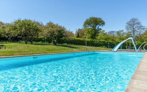 Jesper - 350M from the Sea: Blau, Wasser, Schwimmbad, Verbundwerkstoff, Freizeit, Schatten, Water Feature, Resort, Freizeitzentrum