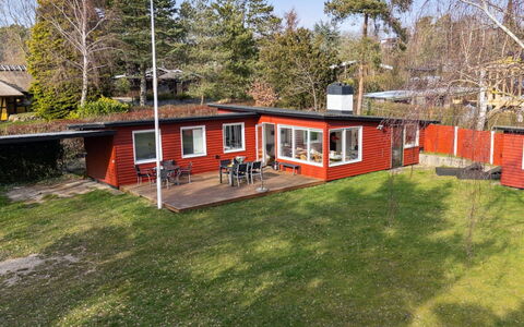 Salka - 200M to the Fjord: Möbel, Interior Design, Flooring, Fussboden, Decke, Zimmer, Stuhl, Tabelle, Wohnung, Küche & Esszimmer Tisch