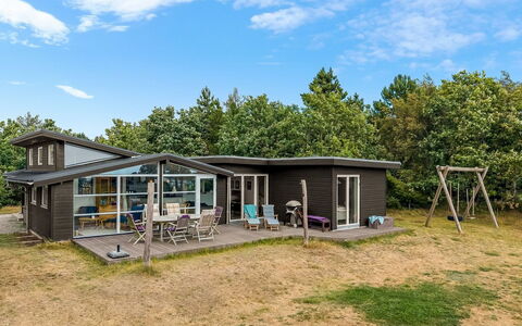 Veetrikki - 350M from the Sea: Zuhause, Haus, Hütte, Dach, Tür, Abstellgleis, Estate, Veranda, Gartenbauten, Garten