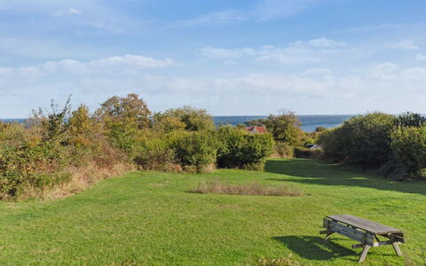 Veli - 300M from the Sea: Holz, Zuhause, Veranda, Deck, Hartholz, Dach, Holzbeize, Holzboden, Eco Hotel