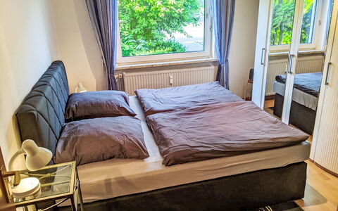Harzsonne: Schlafzimmer, Möbel, Bett, Holz, Interior Design, Flooring, Bettdecke, Fussboden, Bedding, Zimmer
