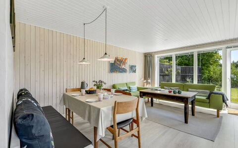 Hermanni - from the Sea: Möbel, Interior Design, Flooring, Fussboden, Decke, Zimmer, Stuhl, Tabelle, Wohnung, Küche & Esszimmer Tisch