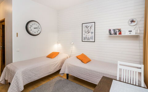 Rautulampi G14: Flooring, Holz, Fussboden, Interior Design, Decke, Schlafzimmer, Möbel, Zimmer, Bett, Holzboden