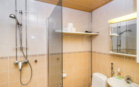 Rautulampi G14: Badezimmer, Armatur, Bad Sink, Flooring, Interior Design, Fussboden, Sinken, Zapfhahn, Installation, Dusche