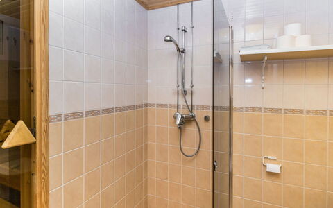Rautulampi G14: Flooring, Badezimmer, Armatur, Fussboden, Interior Design, Duschkopf, Dusche, Installation, Fliese, Zapfhahn