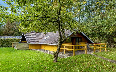 Amila - 30Km from the Sea: Bergforms, Berg, Hügel, Gebirge, Bergstation, Menschliche Siedlung, Urban Design, Alpen, Senke, Gipfel