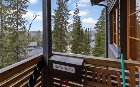Karhunvartijanmaja D4: Lärche, Balkon, Abstellgleis, Daylighting, Pine Familie, Blockhaus