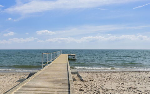 Bjarni - 175M from the Sea: Blau, Schwimmbad, Möbel, Gartenmöbel, Resort, Stuhl, Schatten, Eco Hotel, Blumentopf