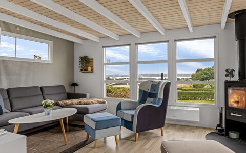Filomena - 300M from the Sea: Möbel, Interior Design, Flooring, Fussboden, Holz, Decke, Zimmer, Stuhl, Couch, Wohnzimmer
