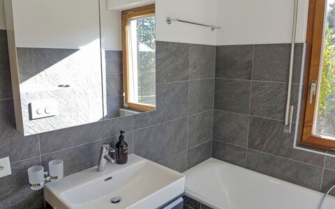 La Verdure Est N°22: Zapfhahn, Spiegel, Armatur, Sinken, Bad Sink, Badewanne, Badezimmer, Gebäude, Interior Design, Die Architektur
